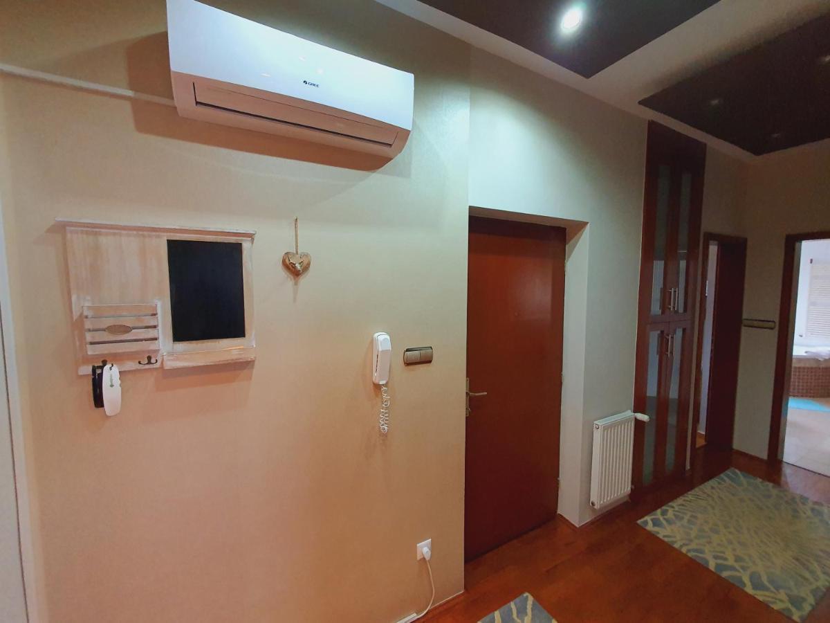 מישקולץ Adel Apartman מראה חיצוני תמונה