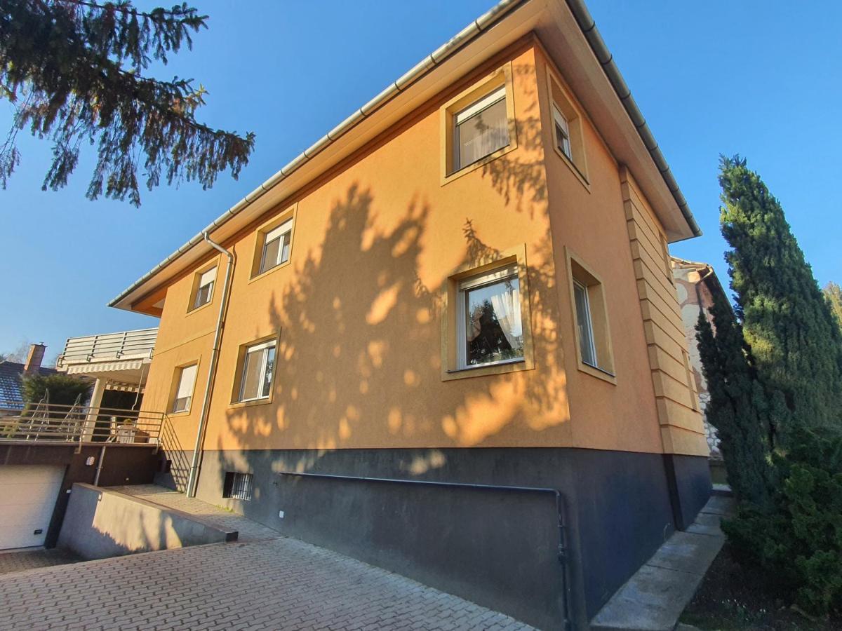 מישקולץ Adel Apartman מראה חיצוני תמונה